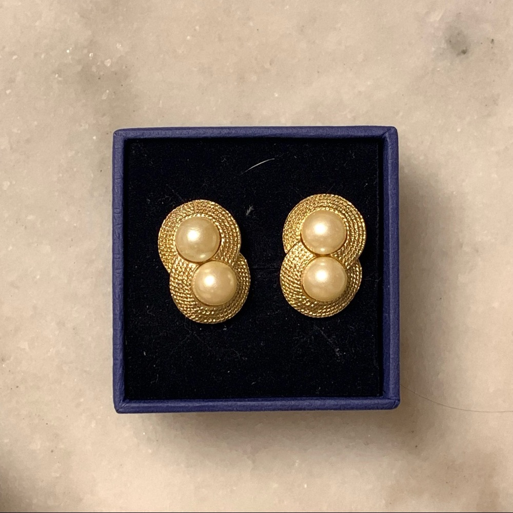 Vintage clip on pearl earrings